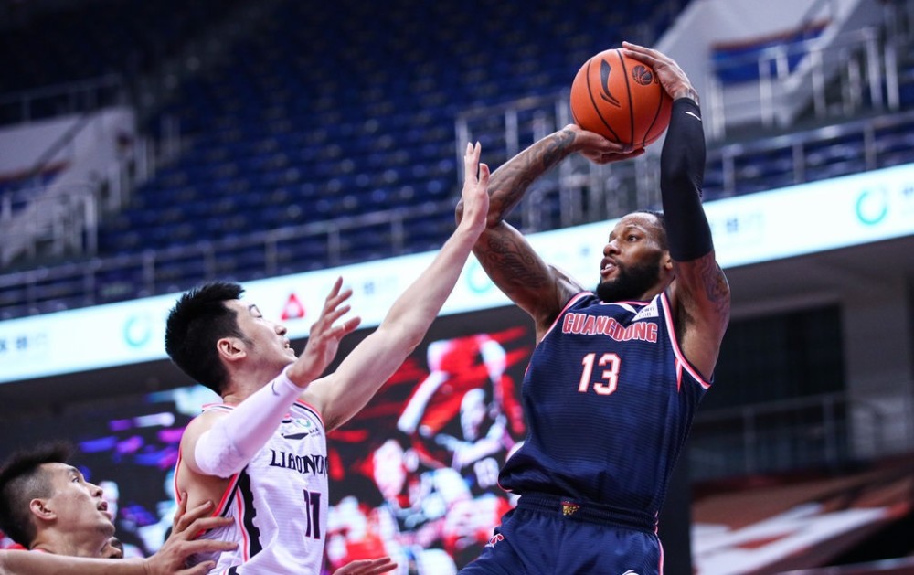 蒙彼利埃防线频频失误主场惨败里尔暴露防守漏洞    蒙彼利埃防线频频失误主场惨败里尔暴露防守漏洞